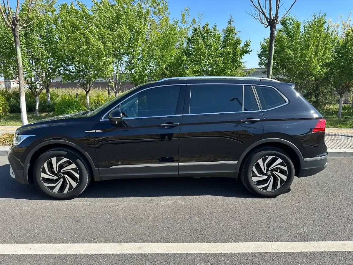 2023 Volkswagen Tiguan L 1.5T 160HP L4 7DCT,autocango,china used car exporter,china ev exporter,chinese used car exporter,chinese used ev exporter