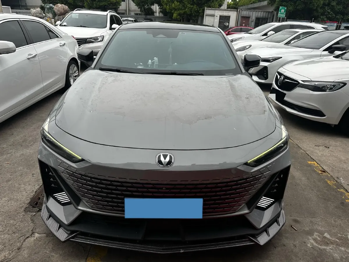 2022 ChangAn UNI-V 1.5T 188HP L4 7DCT,autocango,china used car exporter,china ev exporter,chinese used car exporter,chinese used ev exporter