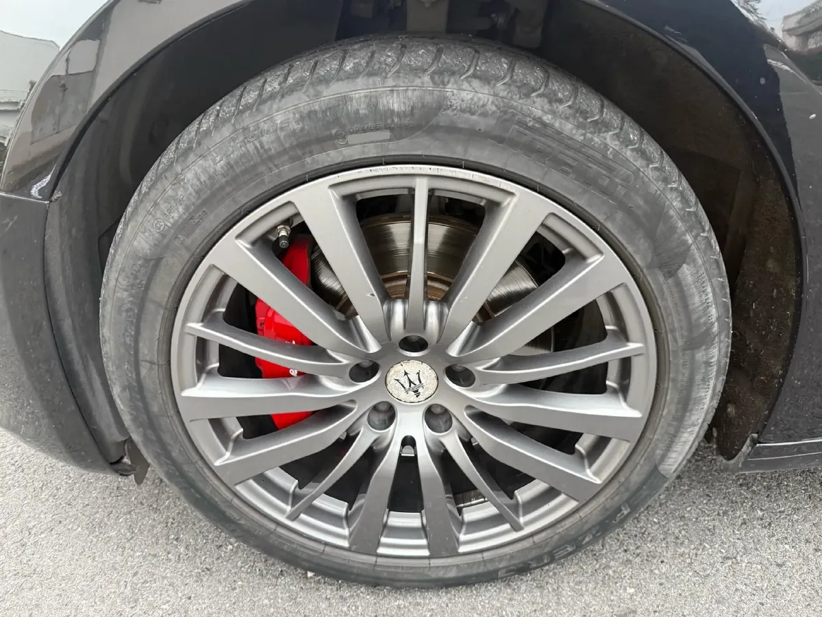 2021 Maserati Ghibli 2.0T 330HP L4 8AT,autocango,china used car exporter,china ev exporter,chinese used car exporter,chinese used ev exporter