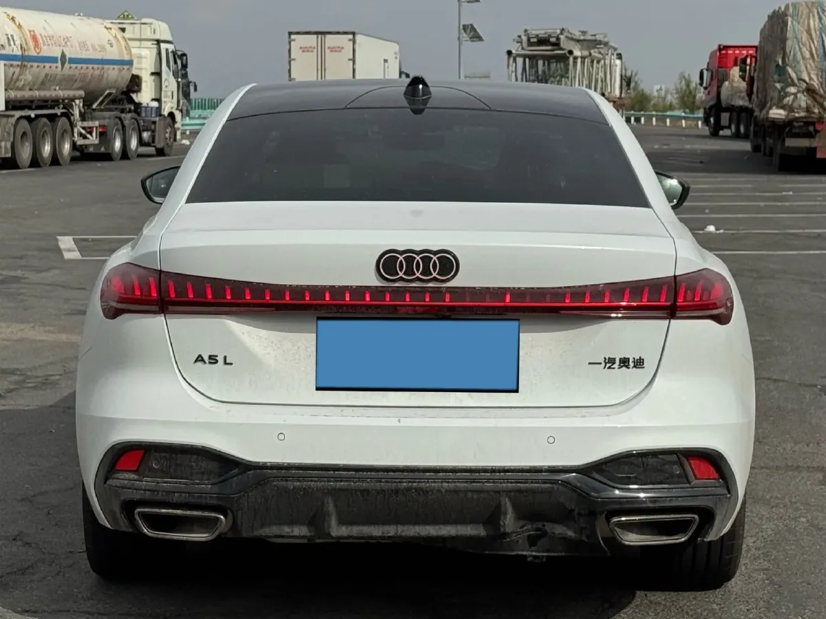 2026 Audi A5L 2.0T 204HP L4 7DCT,autocango,china used car exporter,china ev exporter,chinese used car exporter,chinese used ev exporter