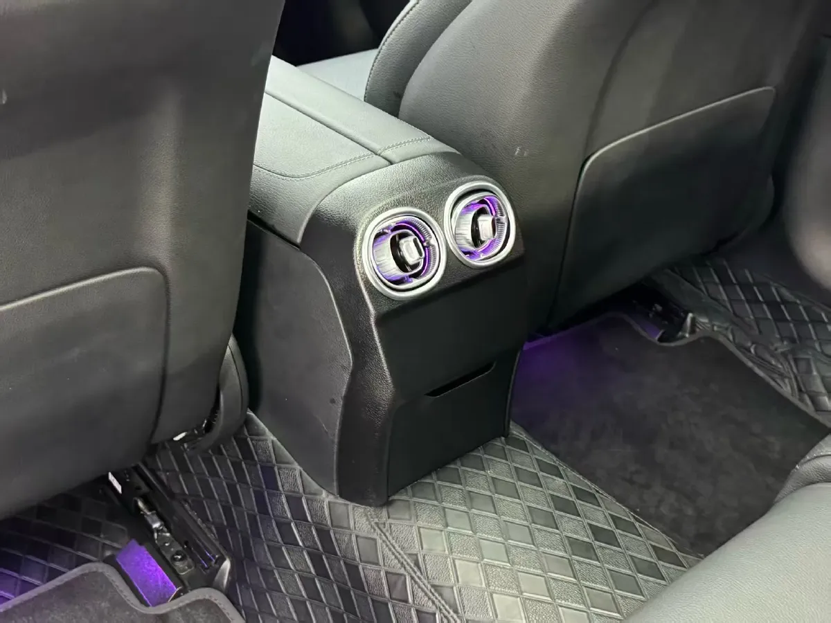 2025 Mercedes-Benz C Class 1.5T 204HP L4 9AT,autocango,china used car exporter,china ev exporter,chinese used car exporter,chinese used ev exporter