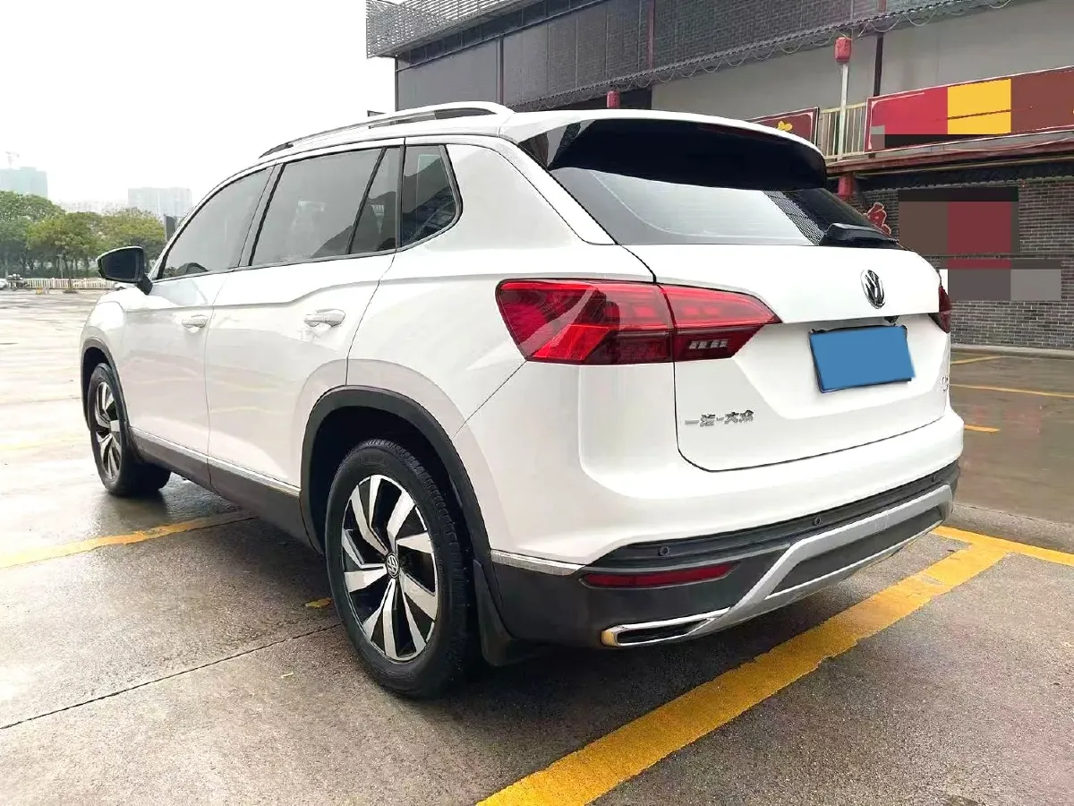 2019 Jeep Cherokee 2.0T 234HP L4 9AT,autocango,china used car exporter,china ev exporter,chinese used car exporter,chinese used ev exporter