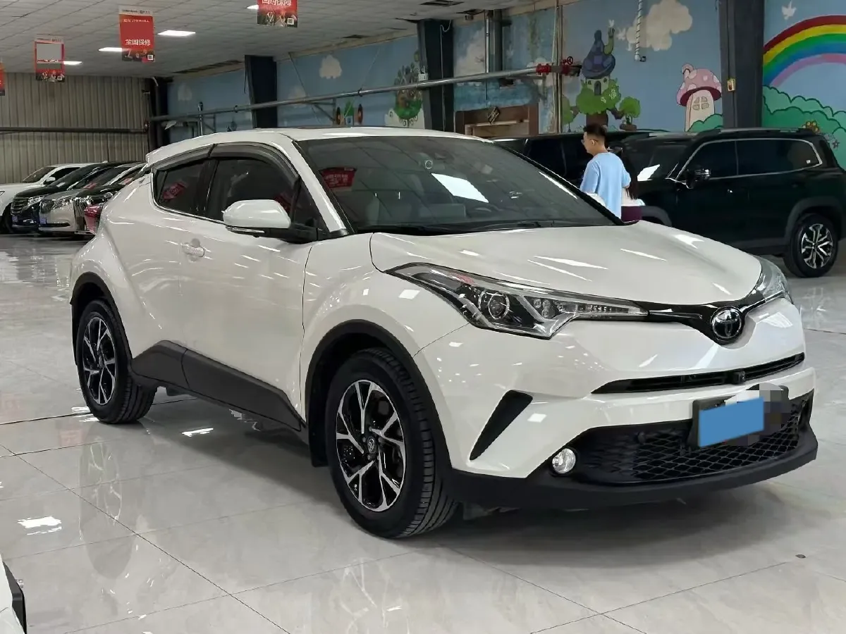 2020 Toyota C-HR 2.0L 171HP L4 CVT,autocango,china used car exporter,china ev exporter,chinese used car exporter,chinese used ev exporter