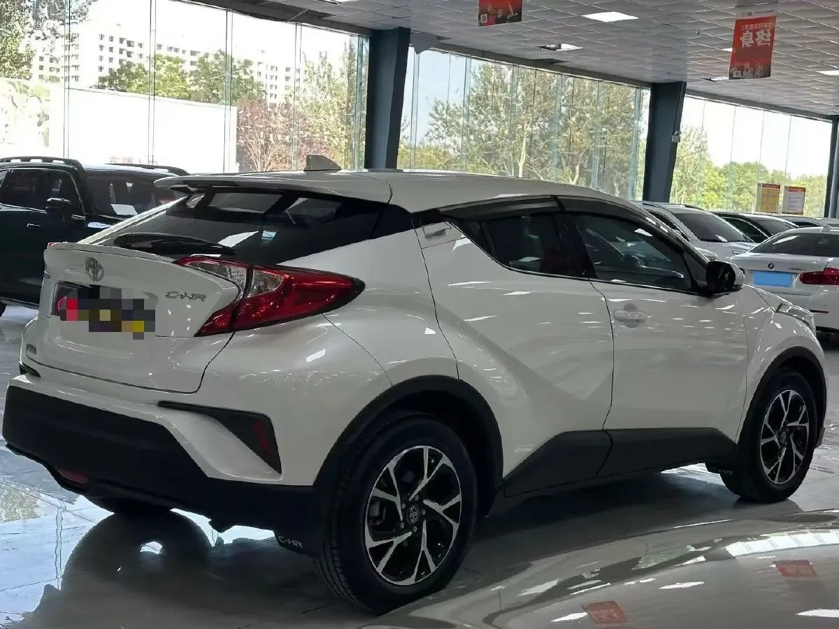 2020 Toyota C-HR 2.0L 171HP L4 CVT,autocango,china used car exporter,china ev exporter,chinese used car exporter,chinese used ev exporter