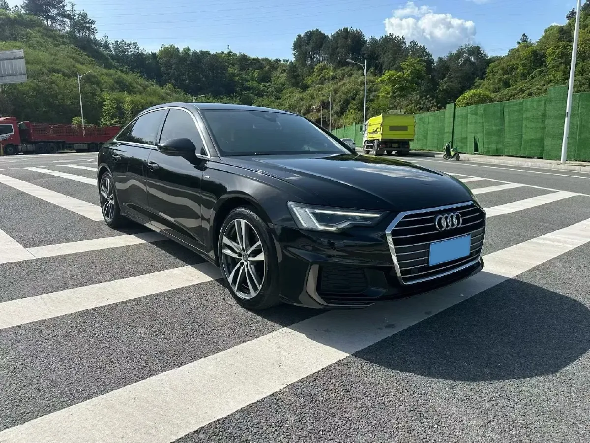 2021 Audi A6L 2.0T 190HP L4 7DCT,autocango,china used car exporter,china ev exporter,chinese used car exporter,chinese used ev exporter