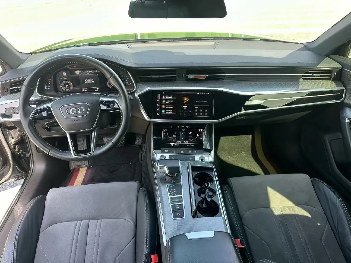 2021 Audi A6L 2.0T 190HP L4 7DCT,autocango,china used car exporter,china ev exporter,chinese used car exporter,chinese used ev exporter