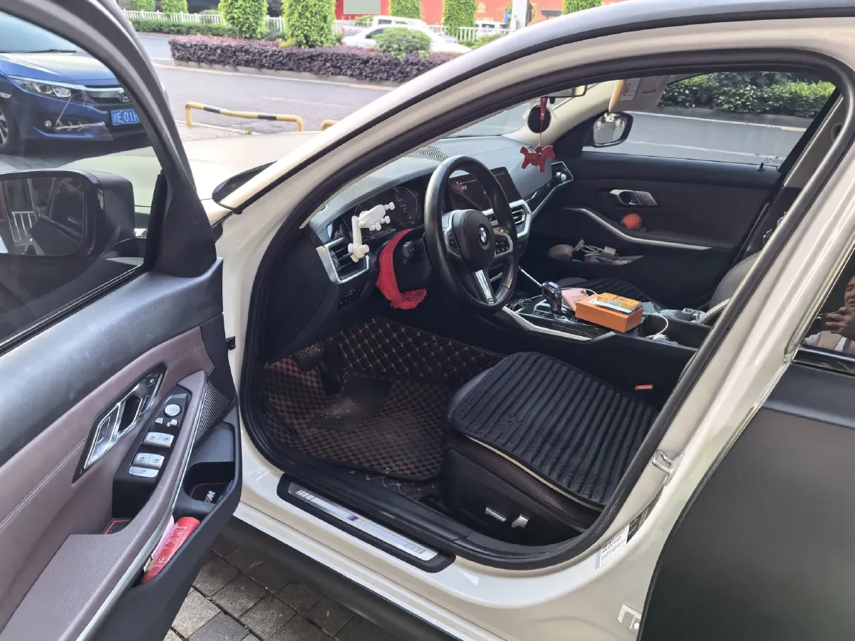 2020 BMW 3 Series 2.0T 184HP L4 8AT,autocango,china used car exporter,china ev exporter,chinese used car exporter,chinese used ev exporter