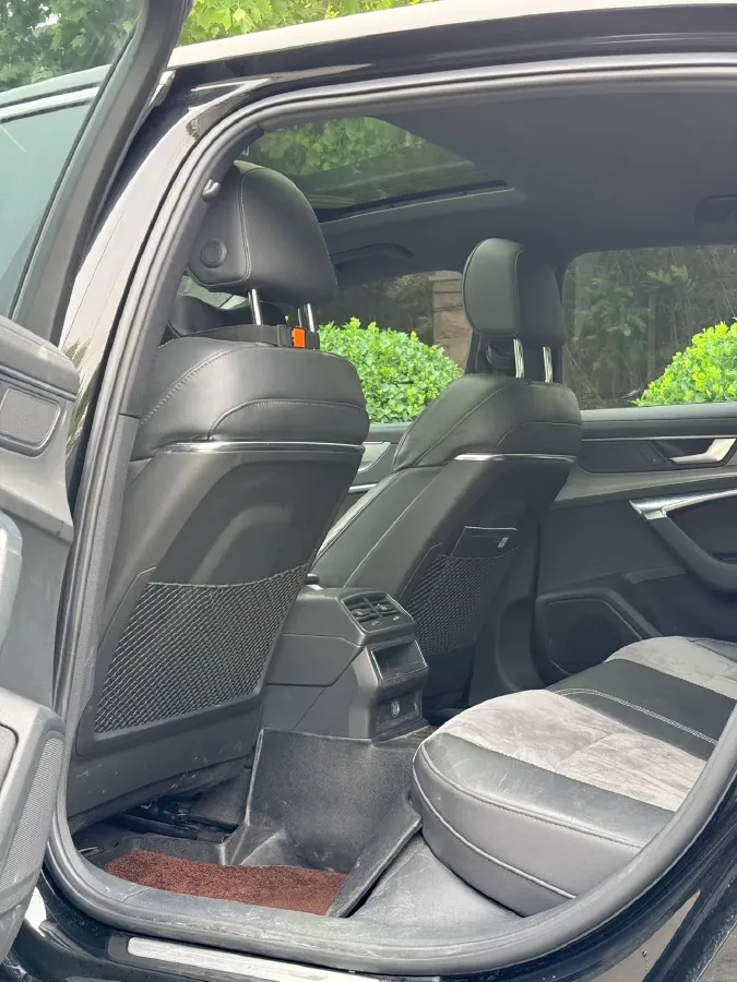 2022 Audi A6L 2.0T 190HP L4 7DCT,autocango,china used car exporter,china ev exporter,chinese used car exporter,chinese used ev exporter