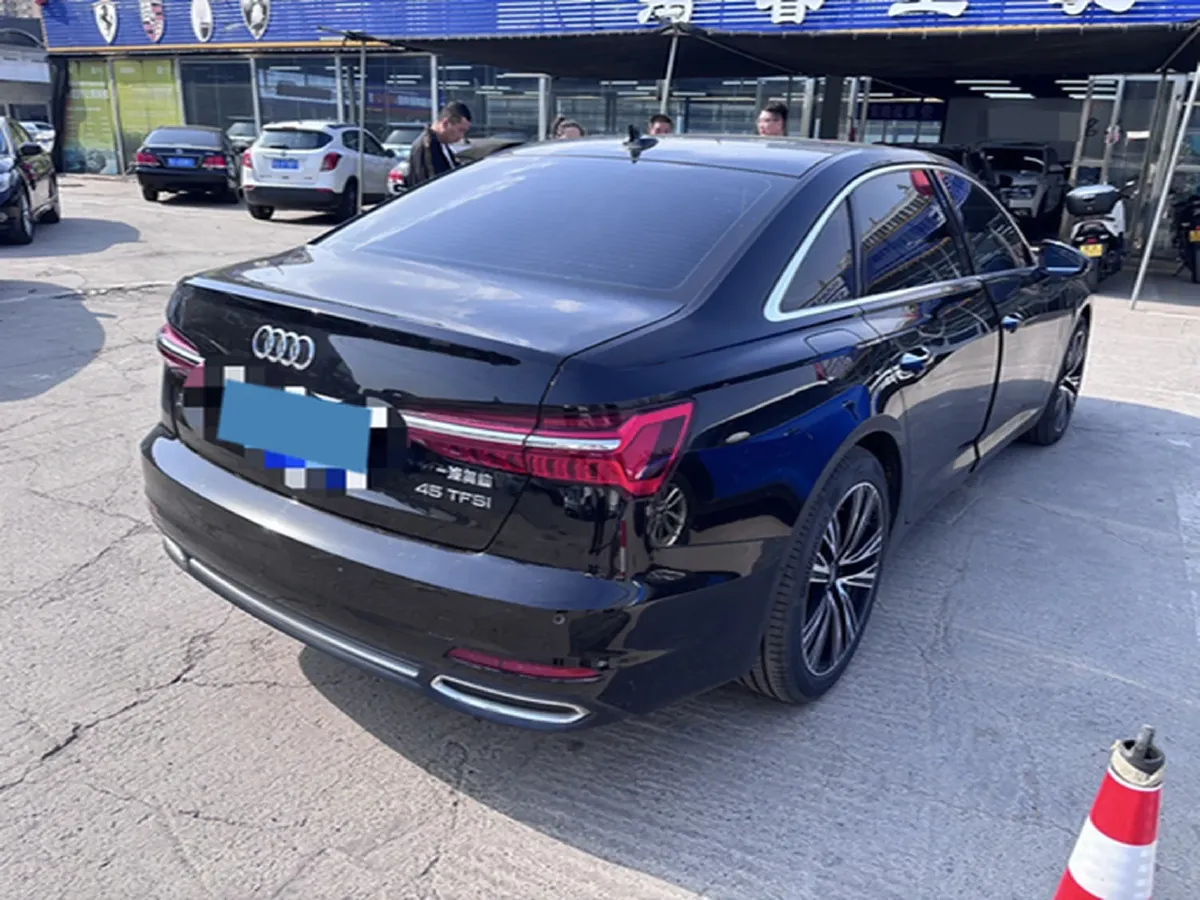 2022 Audi A6L 2.0T 224HP L4 7DCT,autocango,china used car exporter,china ev exporter,chinese used car exporter,chinese used ev exporter