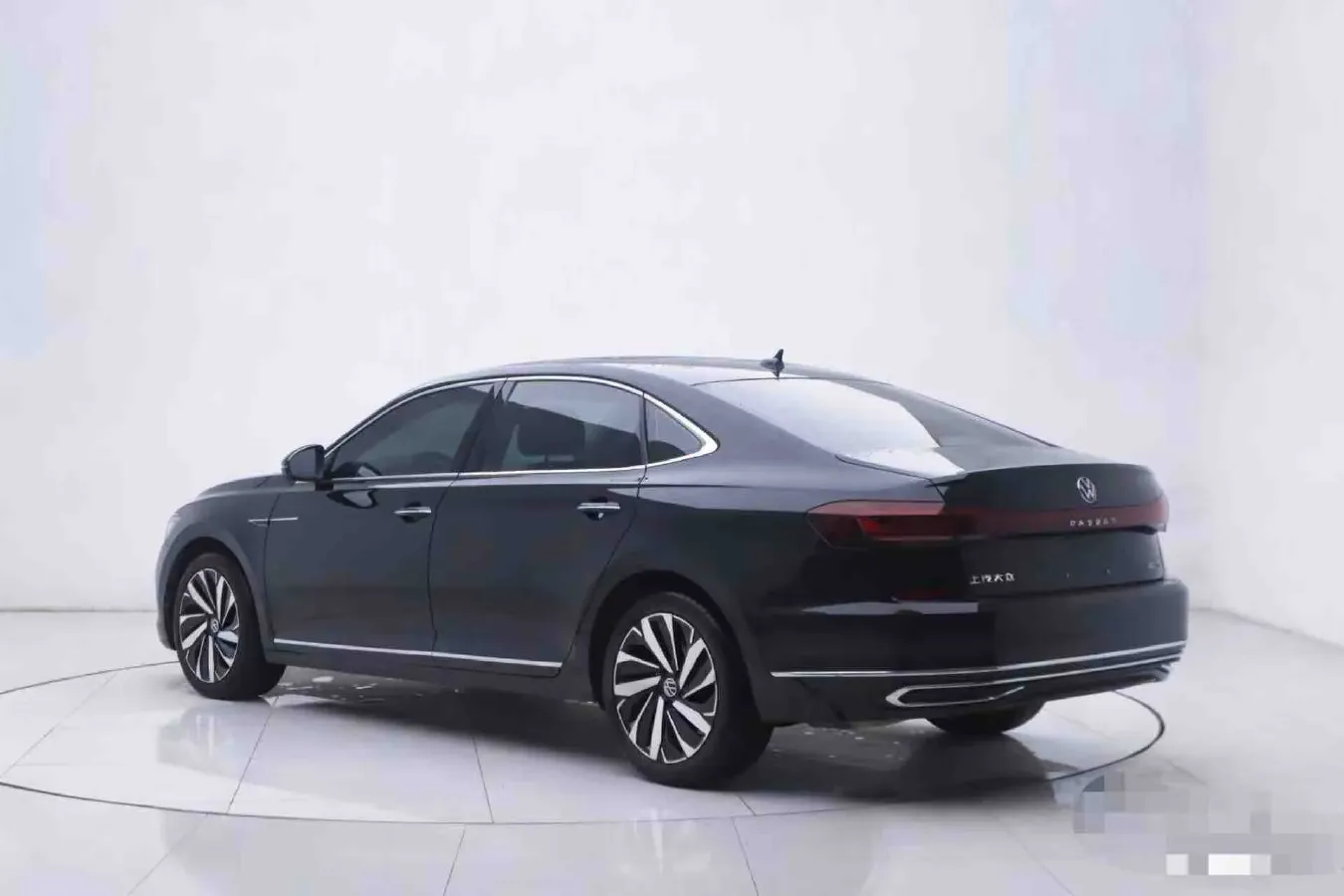 2024 Volkswagen Passat 2.0T 220HP L4 7DCT,autocango,china used car exporter,china ev exporter,chinese used car exporter,chinese used ev exporter