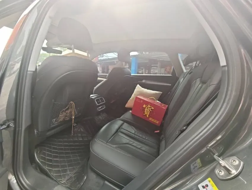 2022 Audi Q5L 2.0T 190HP L4 7DCT,autocango,china used car exporter,china ev exporter,chinese used car exporter,chinese used ev exporter