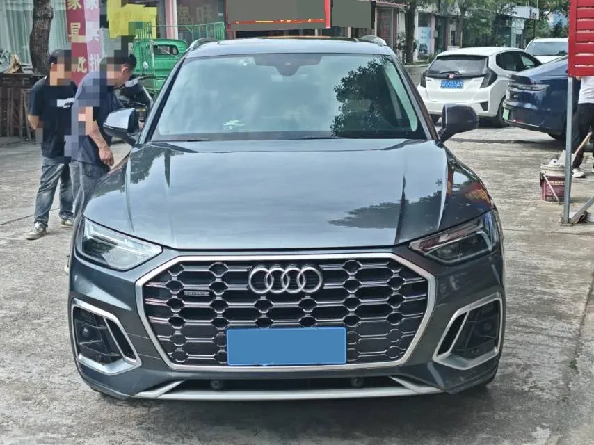 2022 Audi Q5L 2.0T 190HP L4 7DCT,autocango,china used car exporter,china ev exporter,chinese used car exporter,chinese used ev exporter