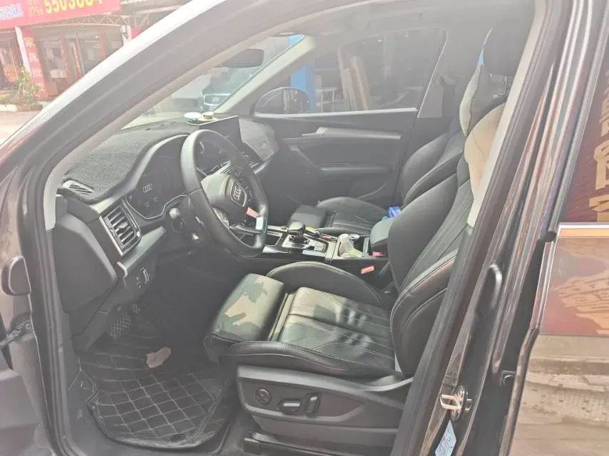 2022 Audi Q5L 2.0T 190HP L4 7DCT,autocango,china used car exporter,china ev exporter,chinese used car exporter,chinese used ev exporter