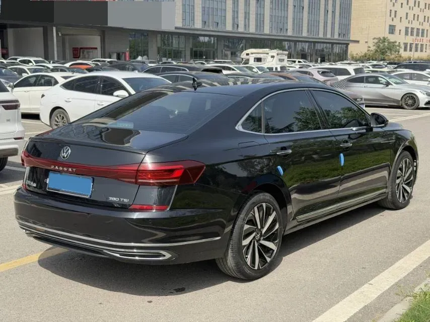 2023 Volkswagen Passat 2.0T 220HP L4 7DCT,autocango,china used car exporter,china ev exporter,chinese used car exporter,chinese used ev exporter