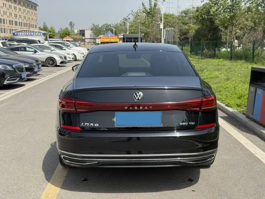 2023 Volkswagen Passat 2.0T 220HP L4 7DCT,autocango,china used car exporter,china ev exporter,chinese used car exporter,chinese used ev exporter