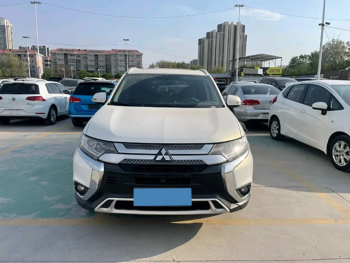 2020 Mitsubishi Outlander 2.0L 166HP L4 CVT,autocango,china used car exporter,china ev exporter,chinese used car exporter,chinese used ev exporter