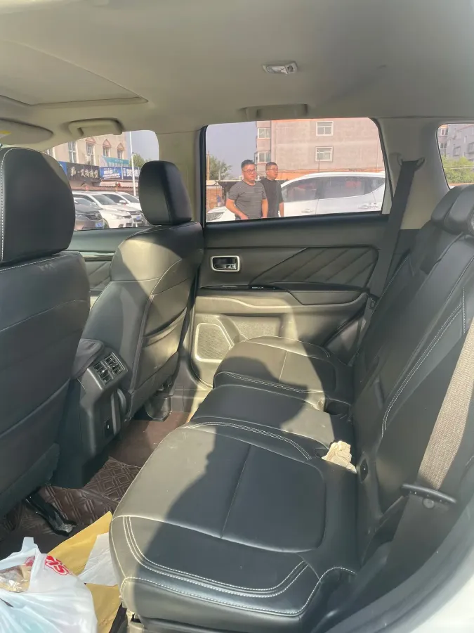 2020 Mitsubishi Outlander 2.0L 166HP L4 CVT,autocango,china used car exporter,china ev exporter,chinese used car exporter,chinese used ev exporter