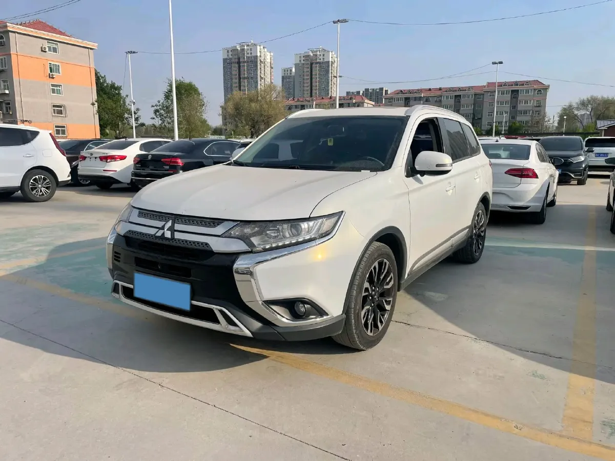 2020 Mitsubishi Outlander 2.0L 166HP L4 CVT,autocango,china used car exporter,china ev exporter,chinese used car exporter,chinese used ev exporter