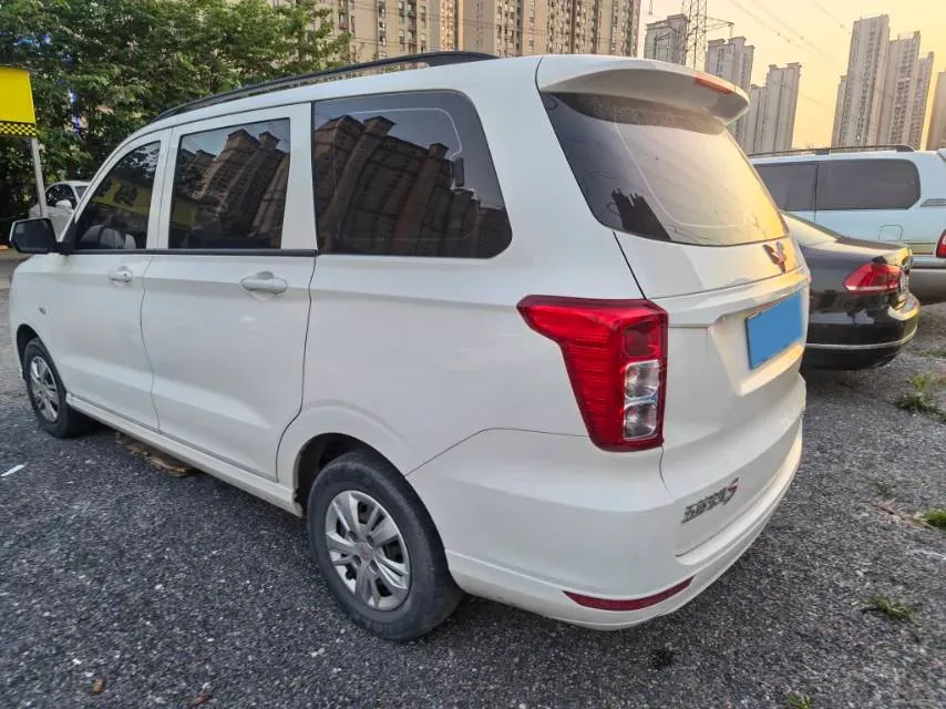 2021 WuLing RongGuang New Truck 1.5L 99HP L4 5MT,autocango,china used car exporter,china ev exporter,chinese used car exporter,chinese used ev exporter
