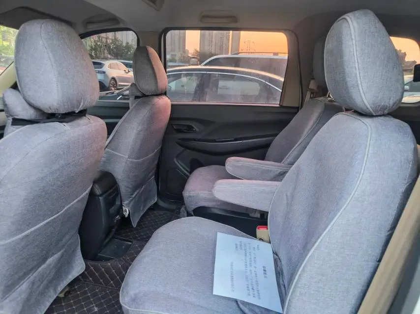 2021 WuLing RongGuang New Truck 1.5L 99HP L4 5MT,autocango,china used car exporter,china ev exporter,chinese used car exporter,chinese used ev exporter