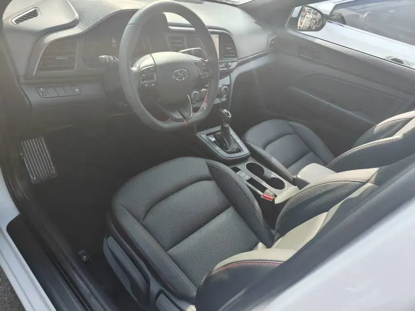 2019 Hyundai Elantra 1.5L 115HP L4 CVT,autocango,china used car exporter,china ev exporter,chinese used car exporter,chinese used ev exporter