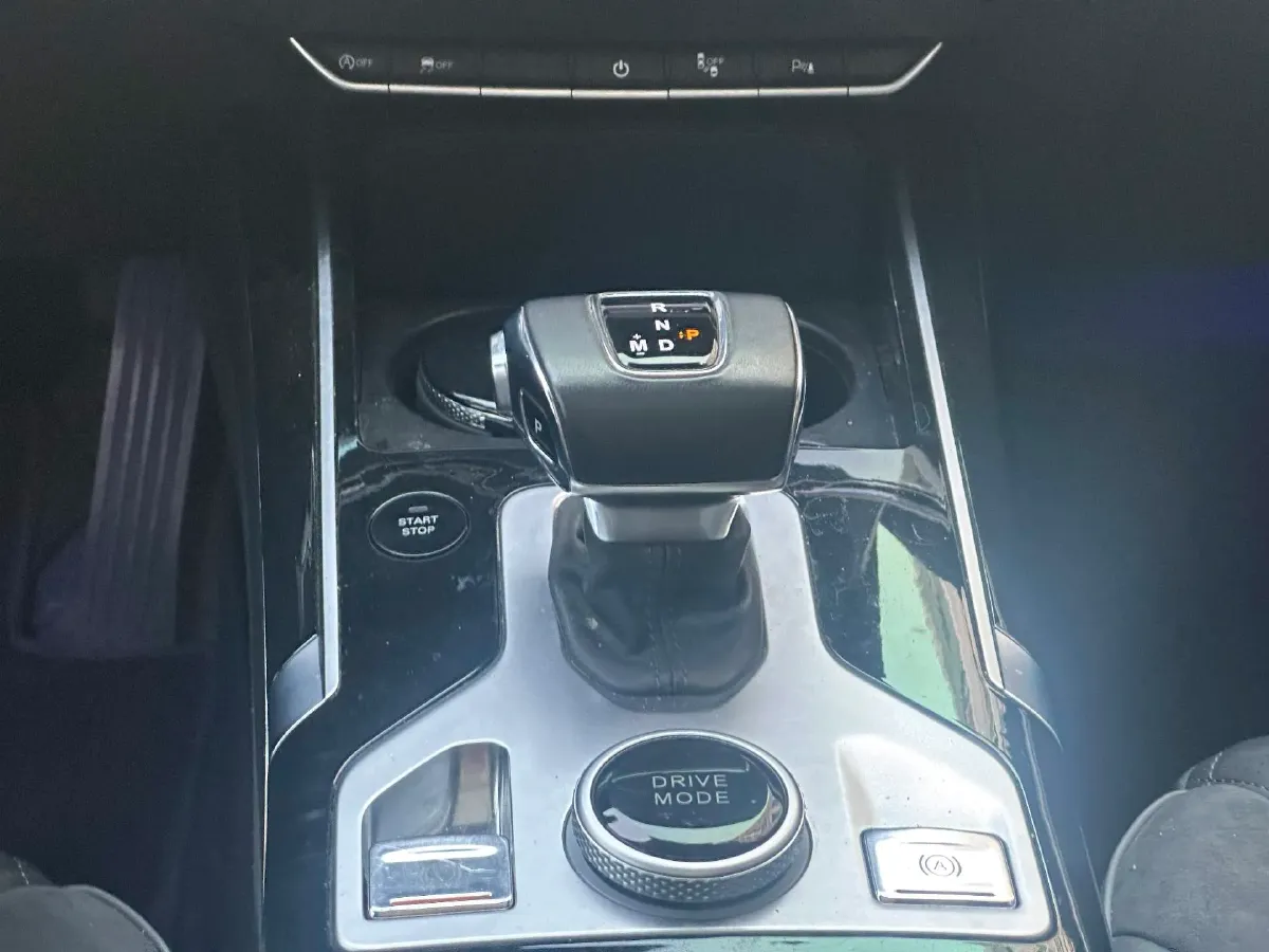 2019 HongQi HS5 2.0T 224HP L4 6AT,autocango,china used car exporter,china ev exporter,chinese used car exporter,chinese used ev exporter