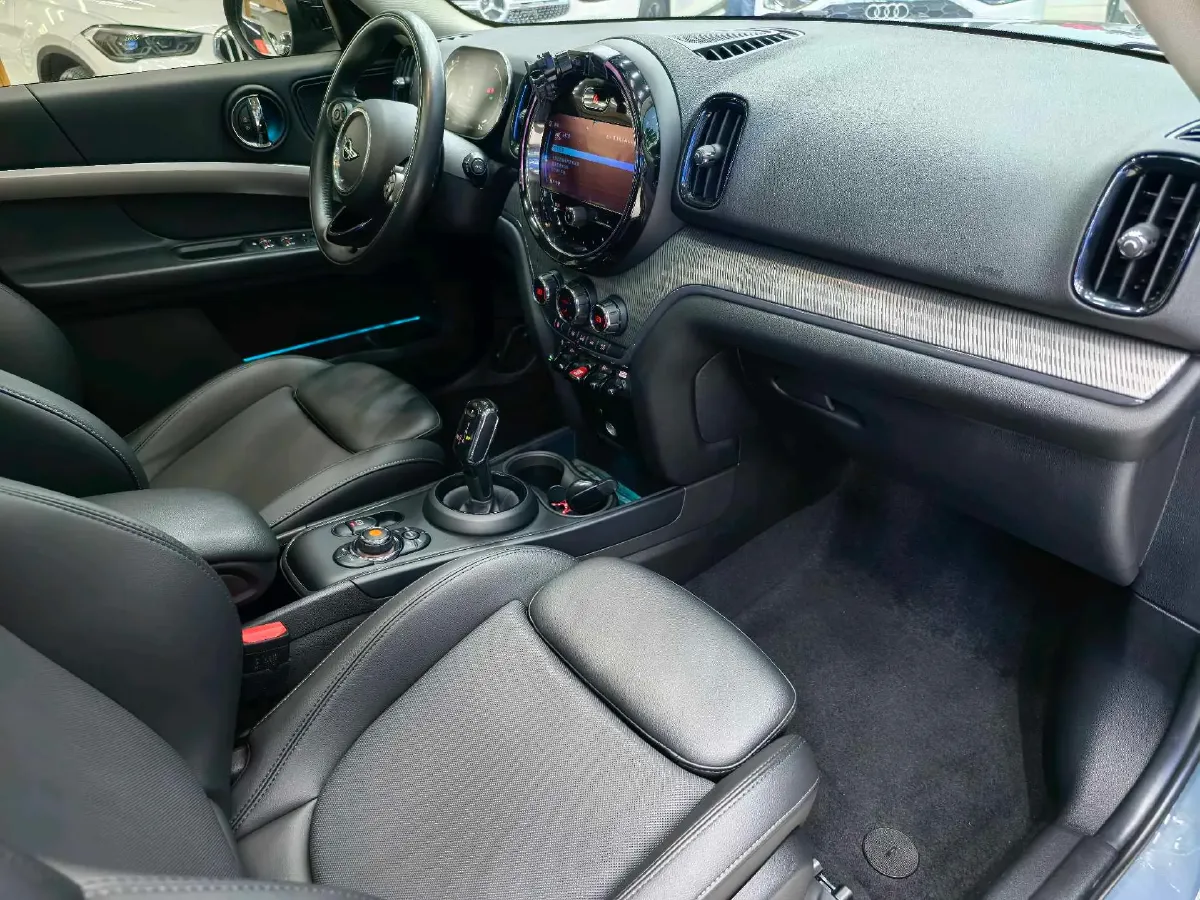 2021 MINI COUNTRYMAN 1.5T 136HP L3 8AT,autocango,china used car exporter,china ev exporter,chinese used car exporter,chinese used ev exporter