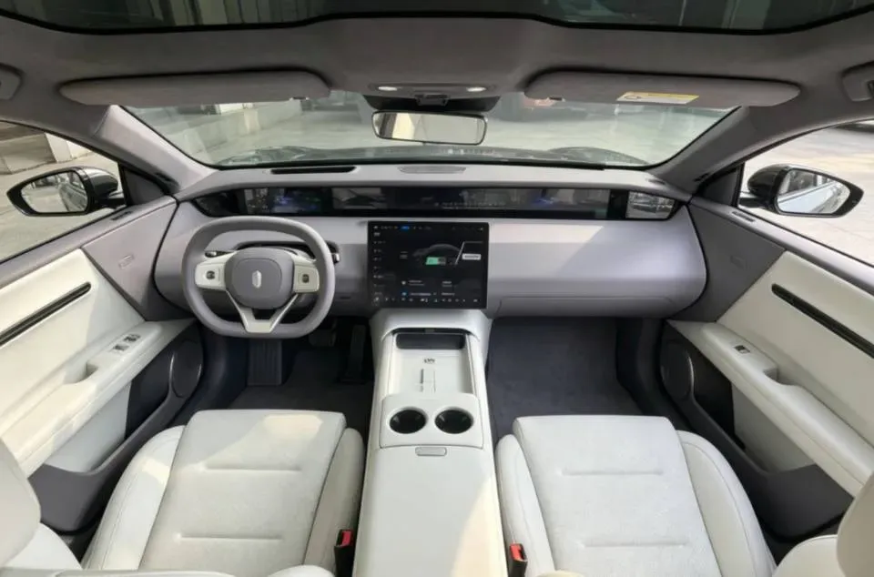 2025 Avatr 06 BEV,autocango,china used car exporter,china ev exporter,chinese used car exporter,chinese used ev exporter