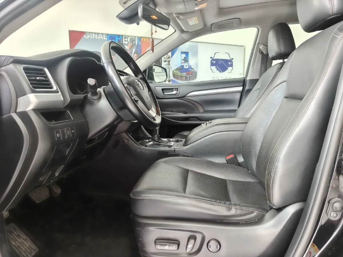 2021 Toyota Highlander 2.0T 220HP L4 6AT,autocango,china used car exporter,china ev exporter,chinese used car exporter,chinese used ev exporter