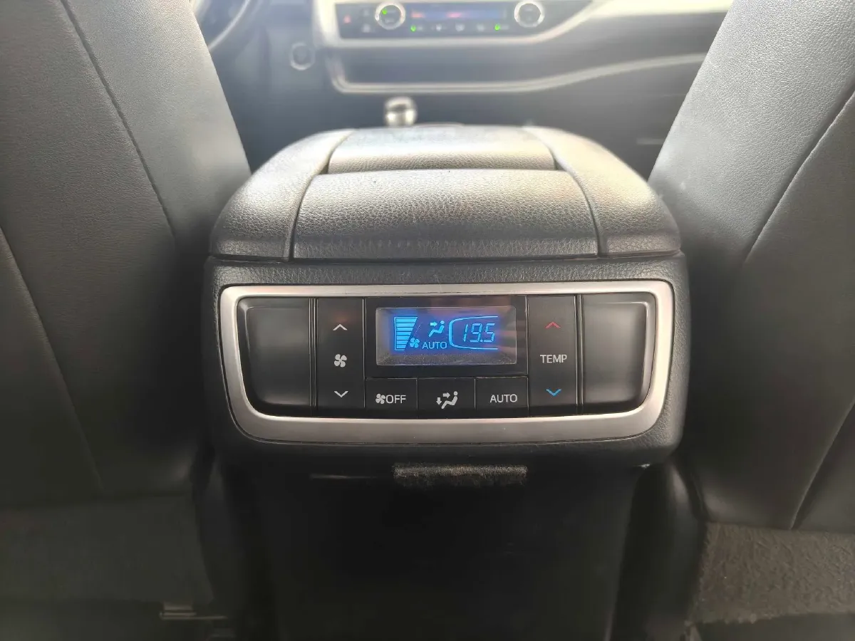 2021 Toyota Highlander 2.0T 220HP L4 6AT,autocango,china used car exporter,china ev exporter,chinese used car exporter,chinese used ev exporter