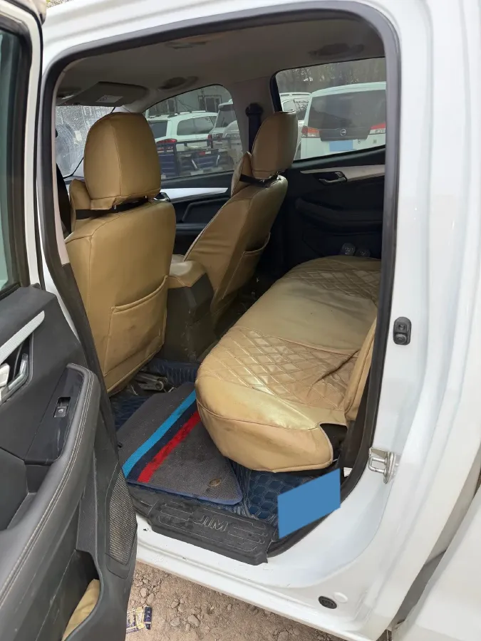 2022 Isuzu RE-MAX Jim 2.8T 120HP L4 5MT,autocango,china used car exporter,china ev exporter,chinese used car exporter,chinese used ev exporter