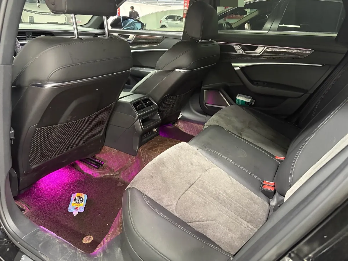 2022 Audi A6L 2.0T 190HP L4 7DCT,autocango,china used car exporter,china ev exporter,chinese used car exporter,chinese used ev exporter