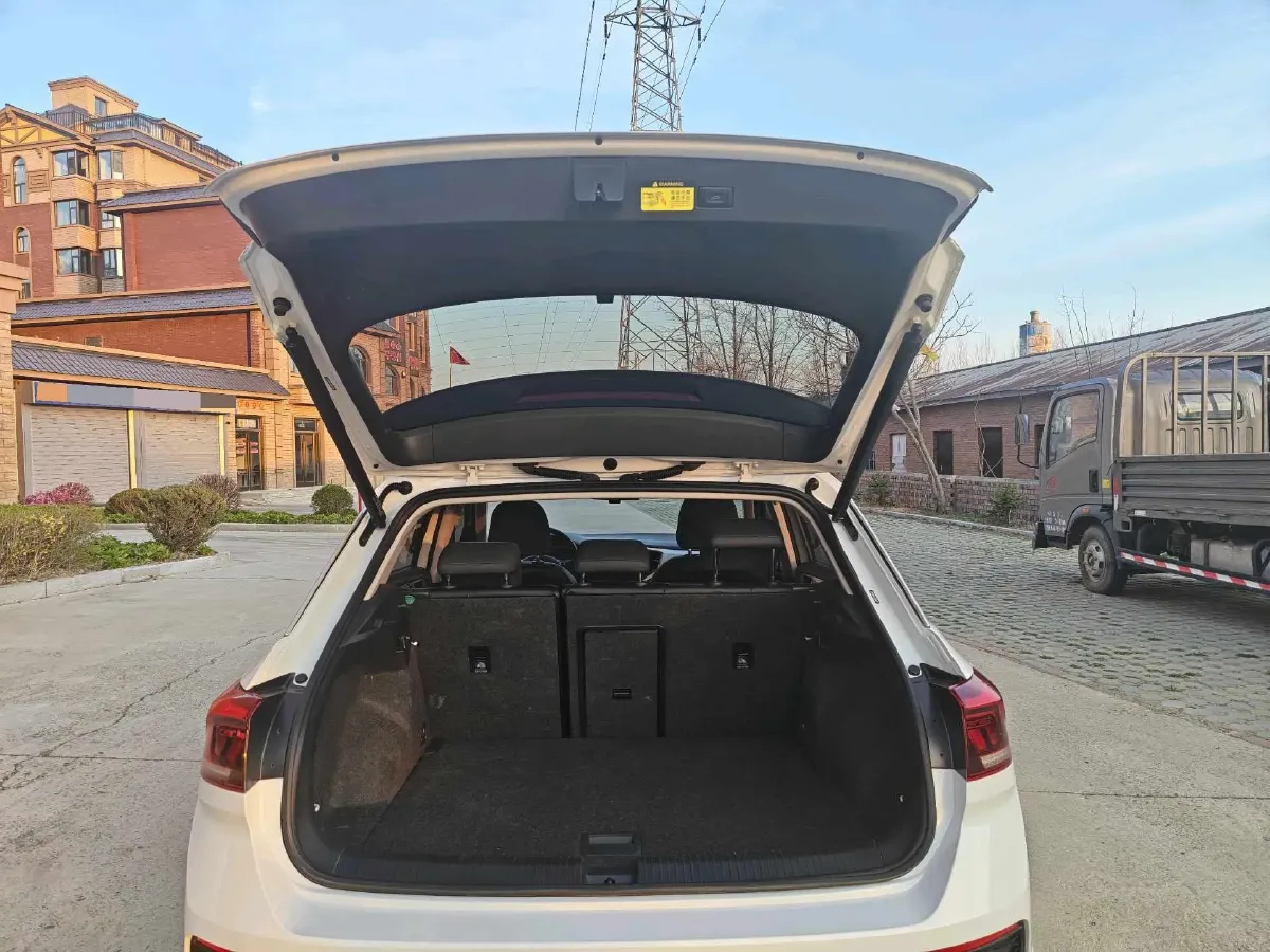 2021 Volkswagen T-Roc 1.4T 150HP L4 7DCT,autocango,china used car exporter,china ev exporter,chinese used car exporter,chinese used ev exporter