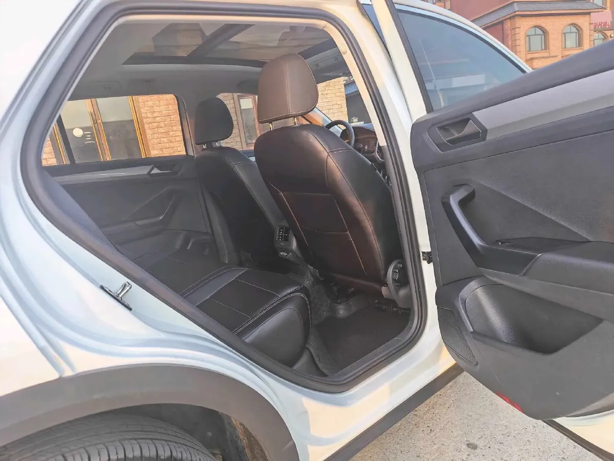 2021 Volkswagen T-Roc 1.4T 150HP L4 7DCT,autocango,china used car exporter,china ev exporter,chinese used car exporter,chinese used ev exporter