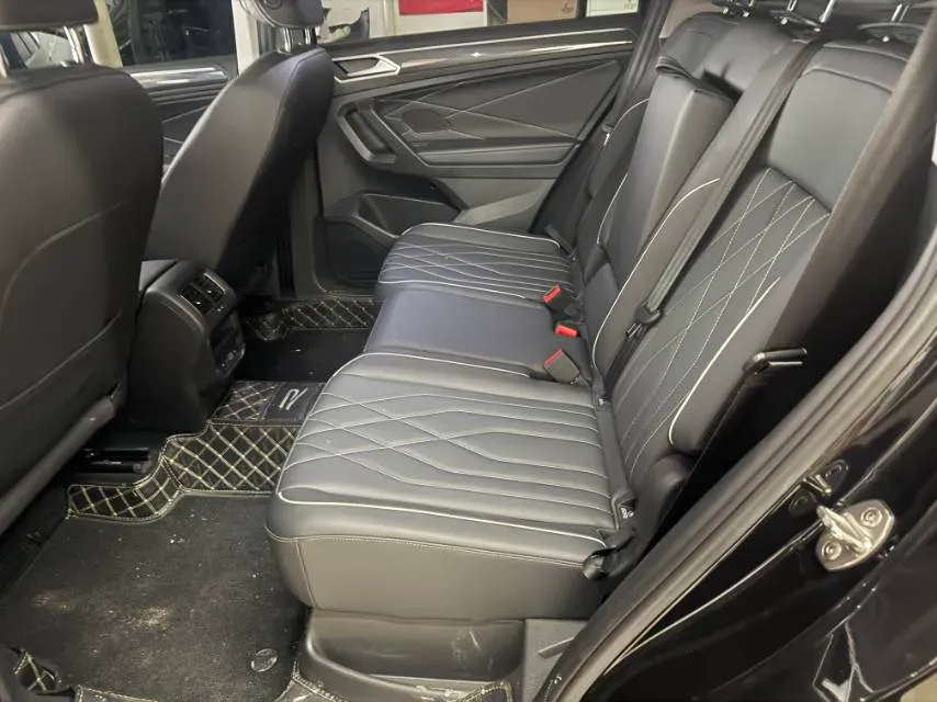 2024 Volkswagen Tiguan L 2.0T 186HP L4 7DCT,autocango,china used car exporter,china ev exporter,chinese used car exporter,chinese used ev exporter