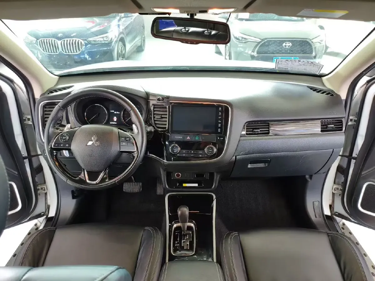 2019 Mitsubishi Outlander 2.0L 166HP L4 CVT,autocango,china used car exporter,china ev exporter,chinese used car exporter,chinese used ev exporter