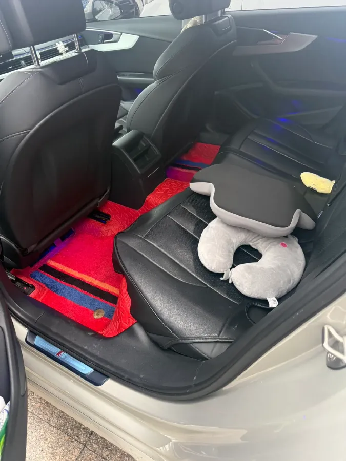 2020 Audi A4L 2.0T 190HP L4 7DCT,autocango,china used car exporter,china ev exporter,chinese used car exporter,chinese used ev exporter