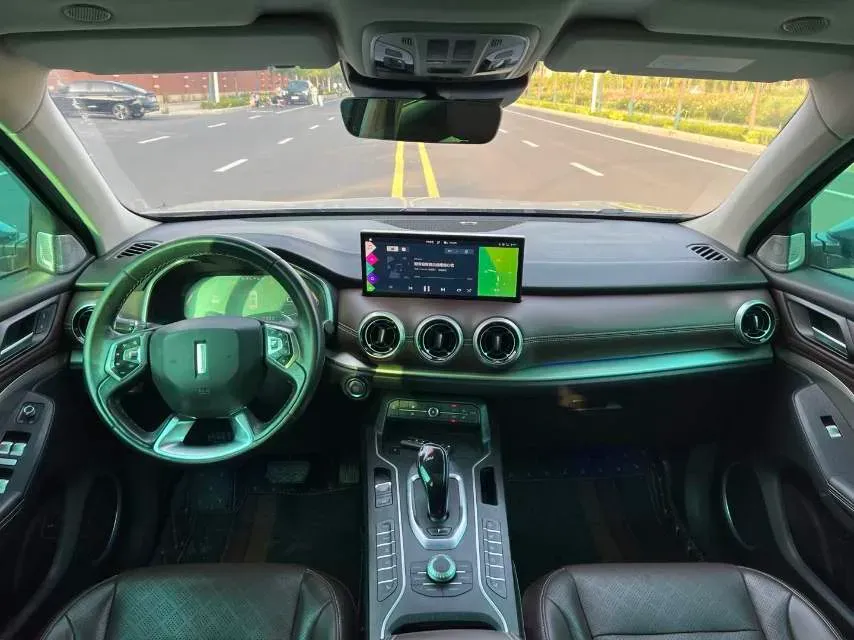 2020 WEY VV6 2.0T 227HP L4 7DCT,autocango,china used car exporter,china ev exporter,chinese used car exporter,chinese used ev exporter