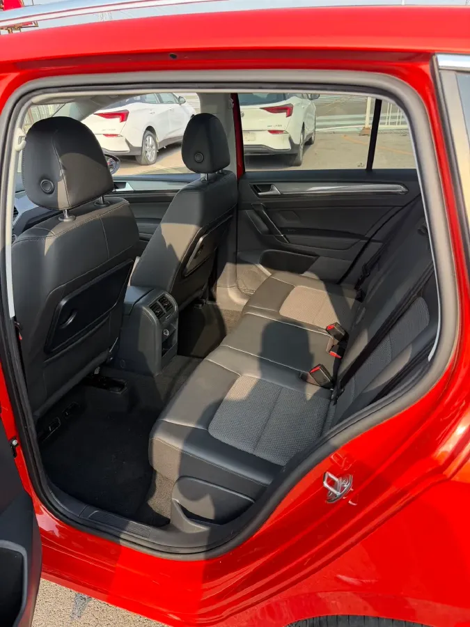 2018 Volkswagen Golf Sportsvan 1.4T 131HP L4 7DCT,autocango,china used car exporter,china ev exporter,chinese used car exporter,chinese used ev exporter