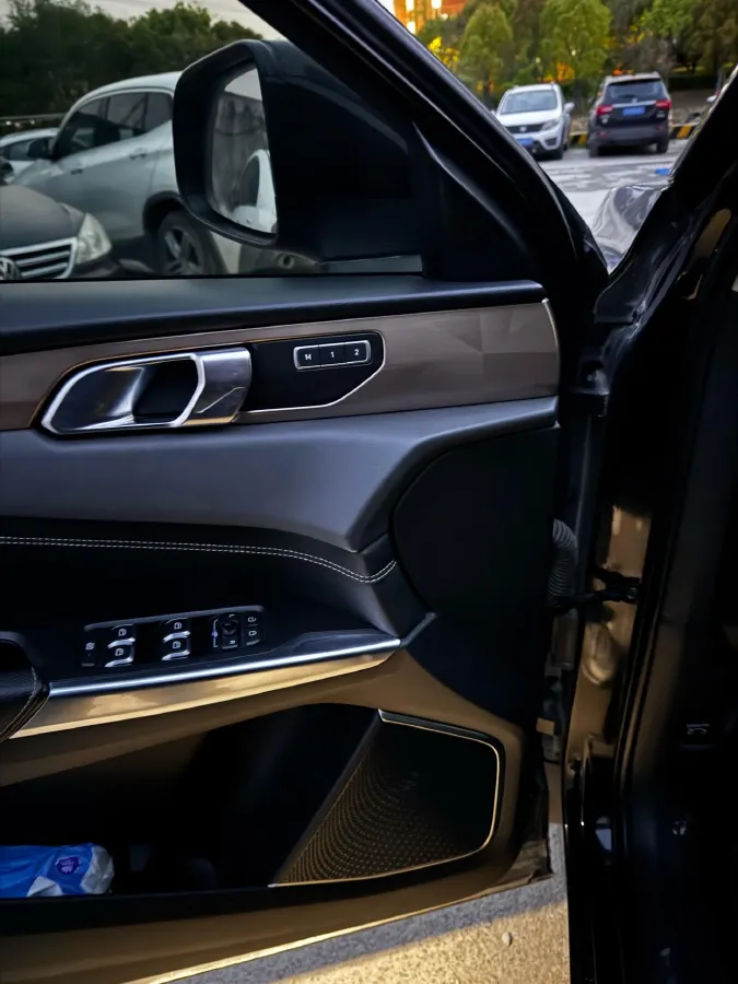 2019 Beijing BJ40 2.0T 218HP L4 6AT,autocango,china used car exporter,china ev exporter,chinese used car exporter,chinese used ev exporter