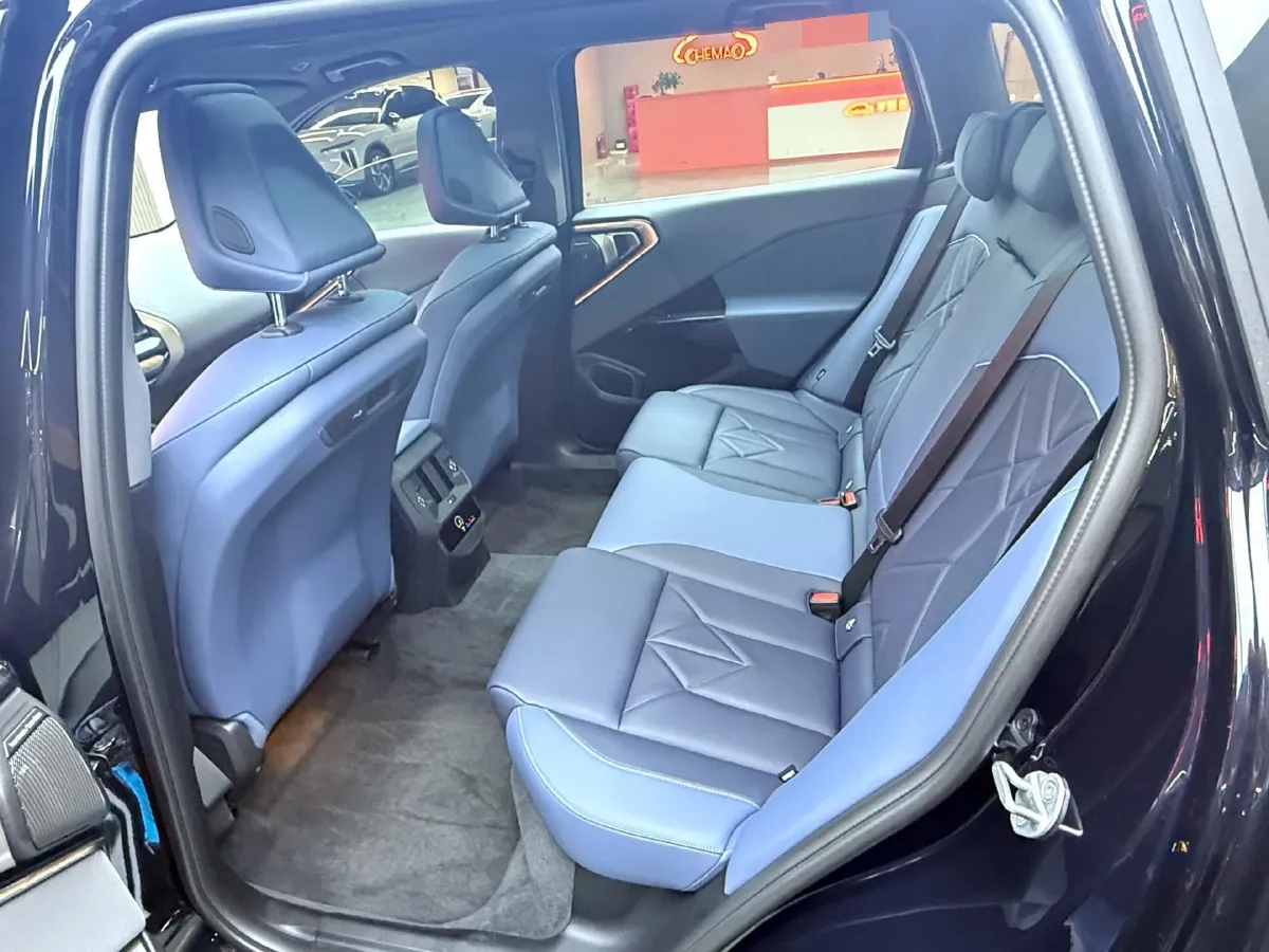 2025 BMW X3 2.0T 258HP L4 8AT,autocango,china used car exporter,china ev exporter,chinese used car exporter,chinese used ev exporter