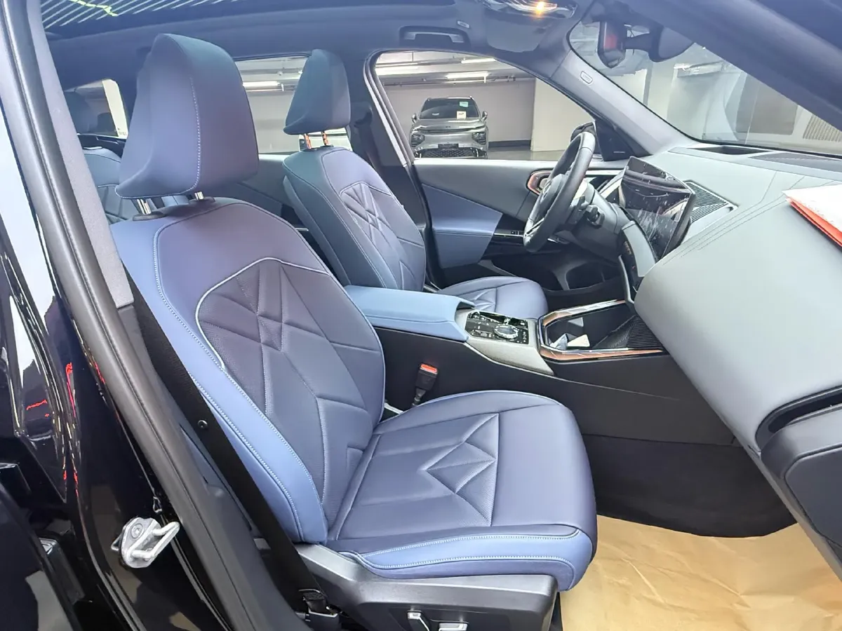 2025 BMW X3 2.0T 258HP L4 8AT,autocango,china used car exporter,china ev exporter,chinese used car exporter,chinese used ev exporter