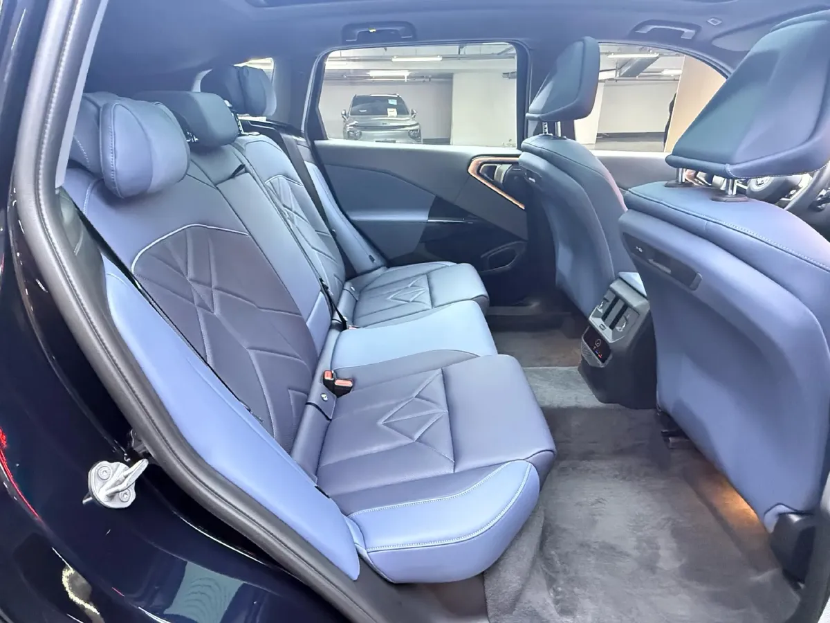 2025 BMW X3 2.0T 258HP L4 8AT,autocango,china used car exporter,china ev exporter,chinese used car exporter,chinese used ev exporter