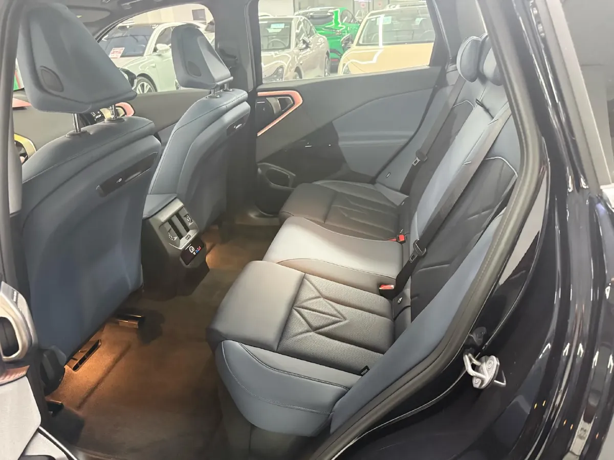 2025 BMW X3 2.0T 258HP L4 8AT,autocango,china used car exporter,china ev exporter,chinese used car exporter,chinese used ev exporter