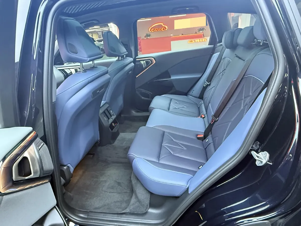 2025 BMW X3 2.0T 258HP L4 8AT,autocango,china used car exporter,china ev exporter,chinese used car exporter,chinese used ev exporter