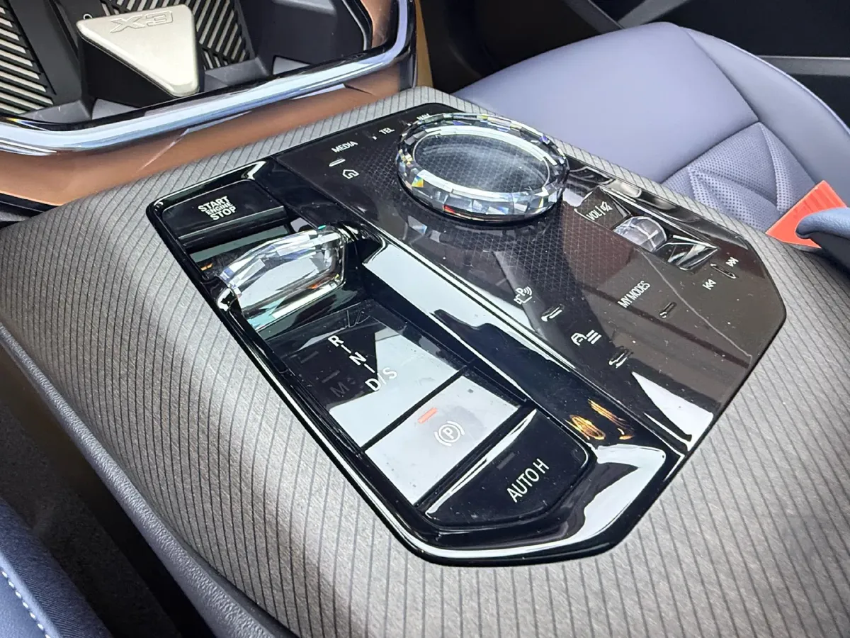 2025 BMW X3 2.0T 258HP L4 8AT,autocango,china used car exporter,china ev exporter,chinese used car exporter,chinese used ev exporter