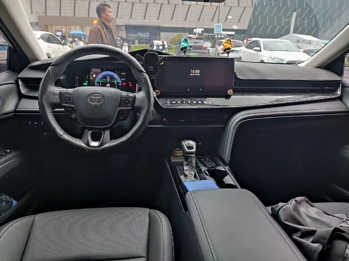 2024 Toyota Camry 2.0L 152HP L4 E-CVT Hybrid,autocango,china used car exporter,china ev exporter,chinese used car exporter,chinese used ev exporter