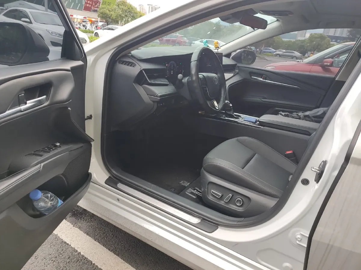 2024 Toyota Camry 2.0L 152HP L4 E-CVT Hybrid,autocango,china used car exporter,china ev exporter,chinese used car exporter,chinese used ev exporter