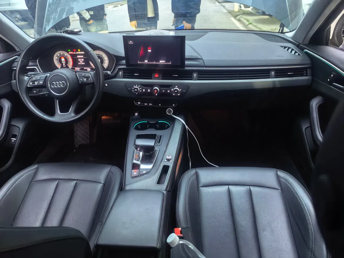 2023 Audi A4L 2.0T 190HP L4 7DCT,autocango,china used car exporter,china ev exporter,chinese used car exporter,chinese used ev exporter