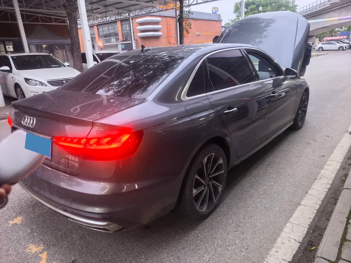 2023 Audi A4L 2.0T 190HP L4 7DCT,autocango,china used car exporter,china ev exporter,chinese used car exporter,chinese used ev exporter